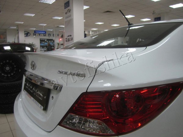 Hyundai Solaris (10 – н.в.) лип Спойлер на крышку багажника